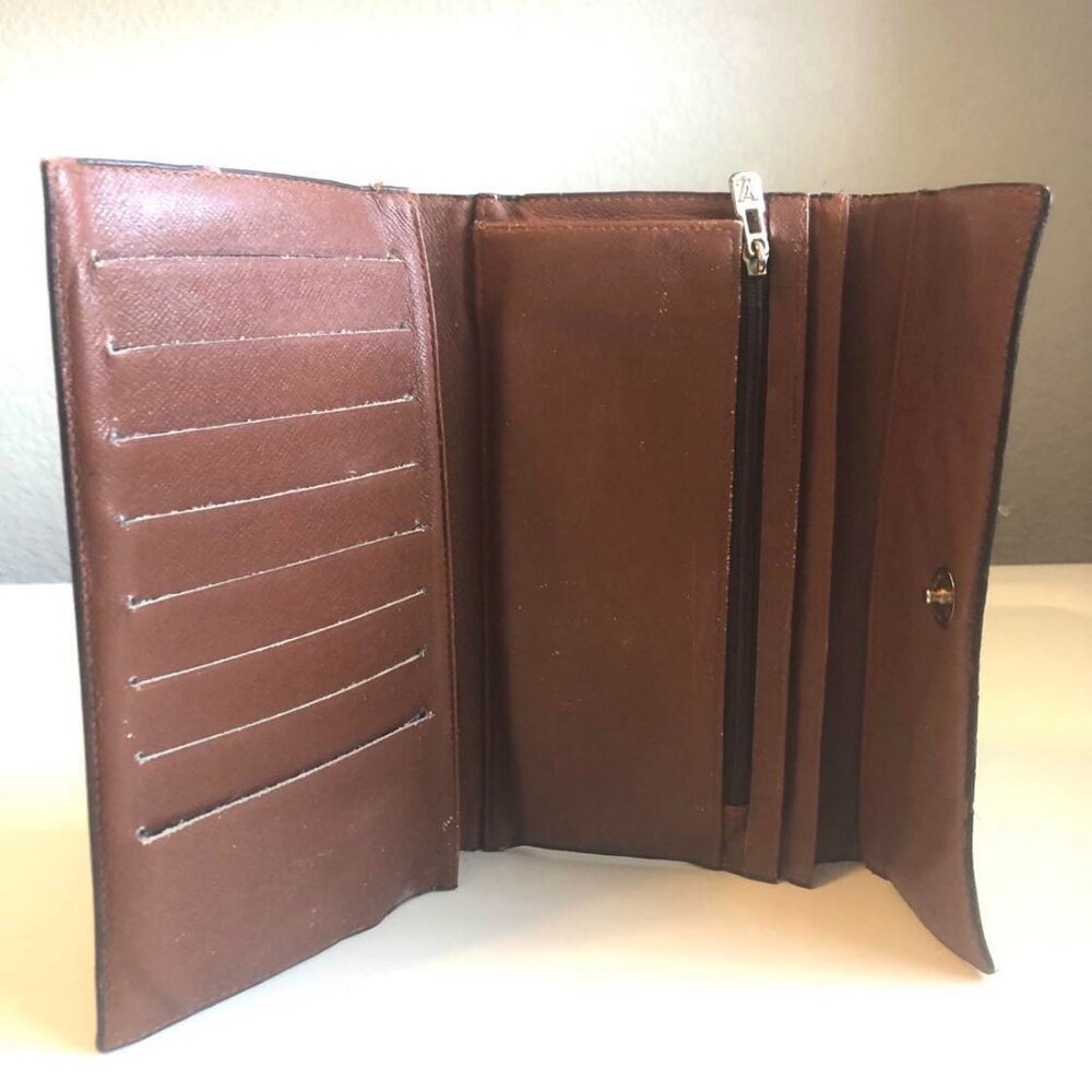 LOUIS VUITTON Vintage LV Monogram Canvas Bifold Wallet Made in France MSRP $800 - Picture 10 of 16